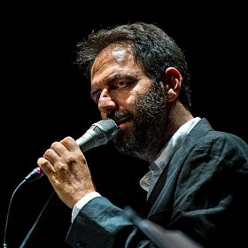 Neri Marcorè Le mie canzoni altrui rinviato al 4 agosto