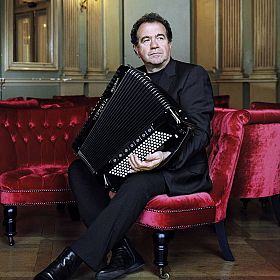 RICHARD GALLIANO & Ensemble Symphony Orchestra