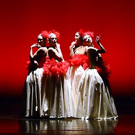 Lyric Dance Company in Piaf, hymne à l’amour